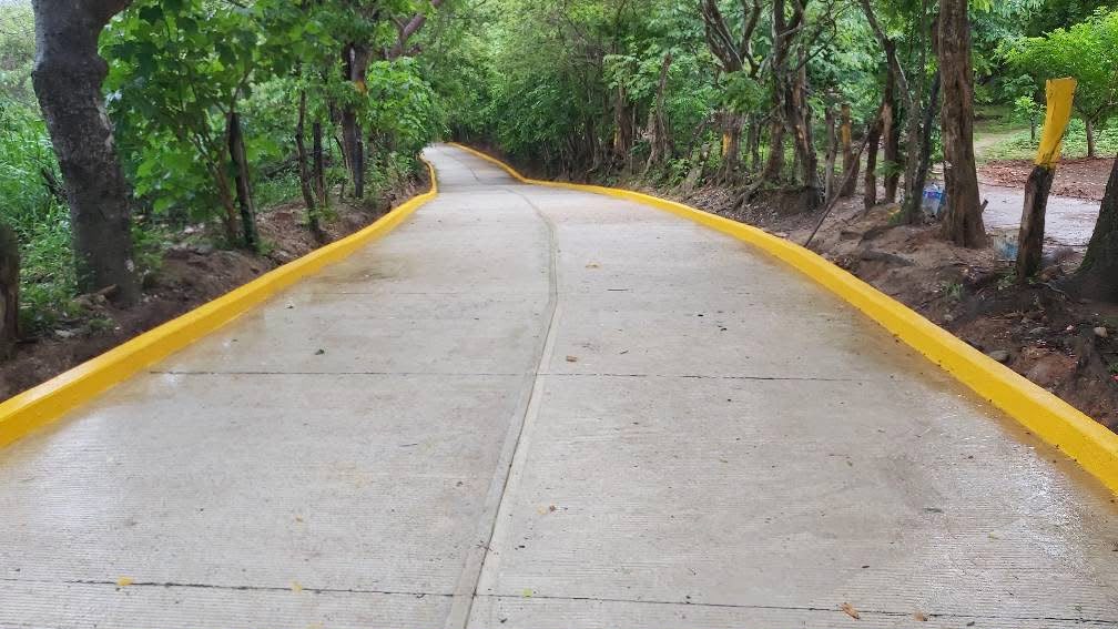 Preparación de base hidráulica para asfalto